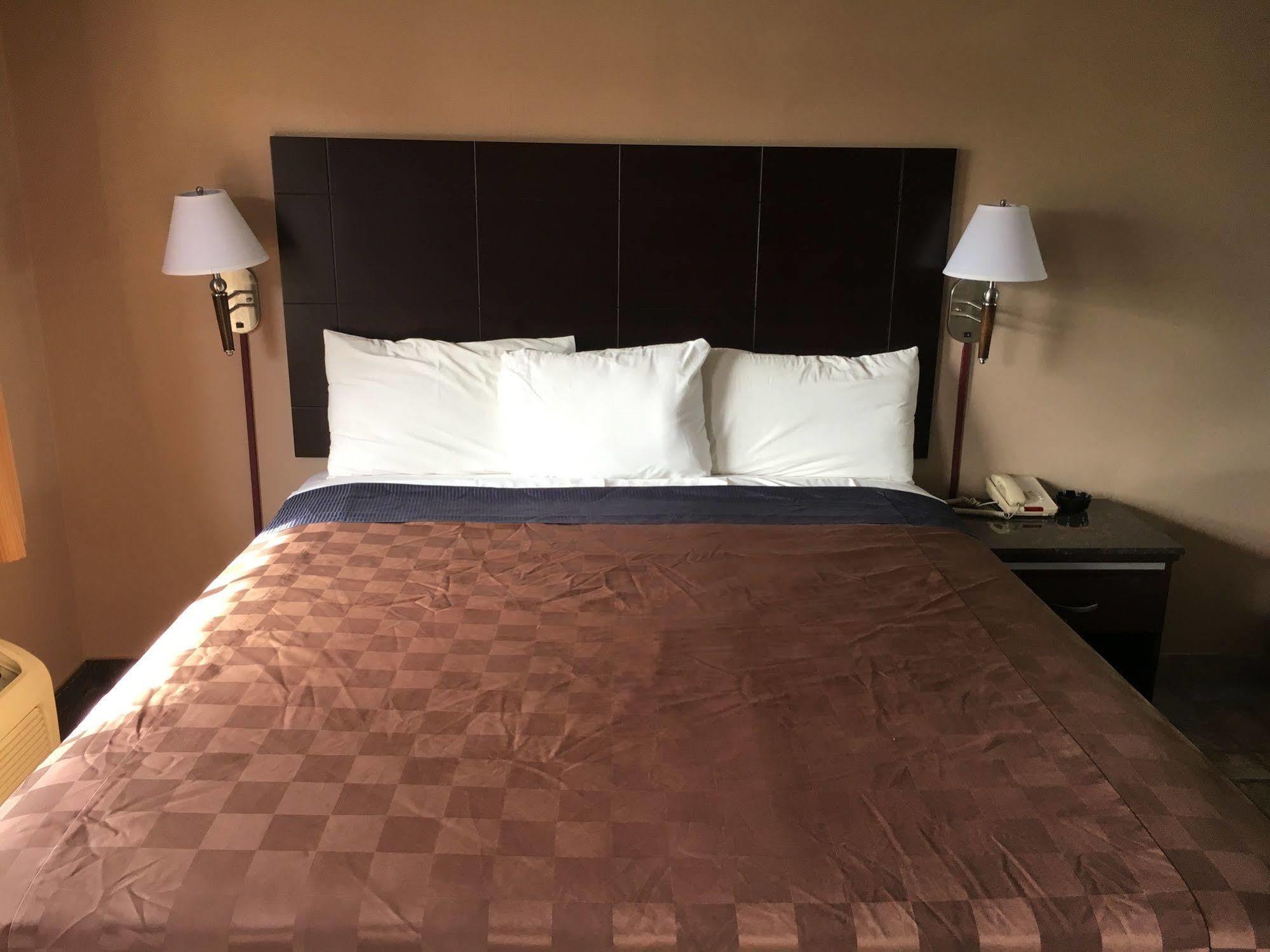 Del Amo Inn Torrance Esterno foto