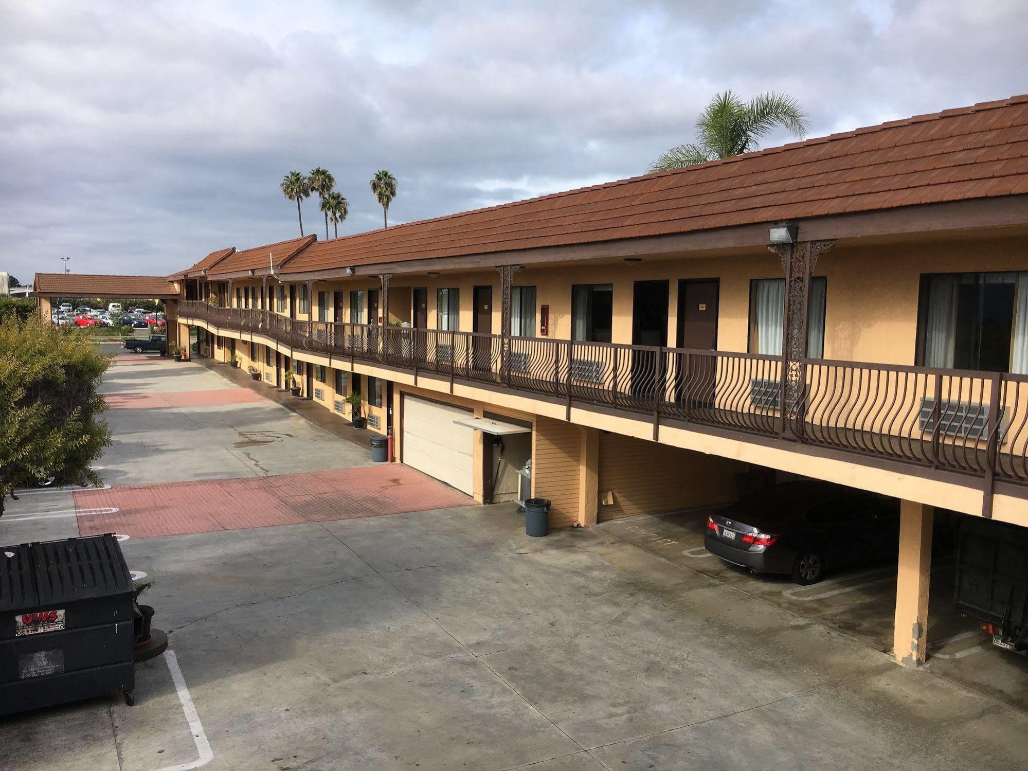 Del Amo Inn Torrance Esterno foto